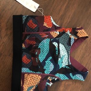 NWT Zano sports bra with cross back Small